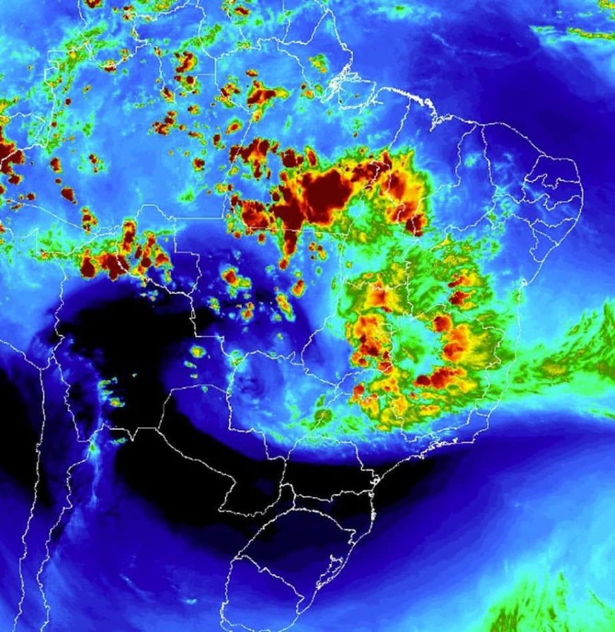 'Perigo': Brasil terá chuvas intensas nesta terça-feira; veja previsão