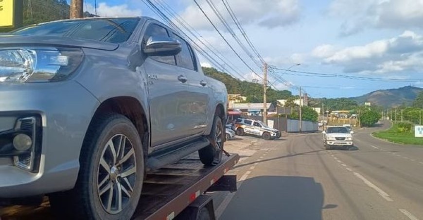 Polícia Militar realiza a prisão de quadrilha especializada em furto de caminhonete Toyota Hilux