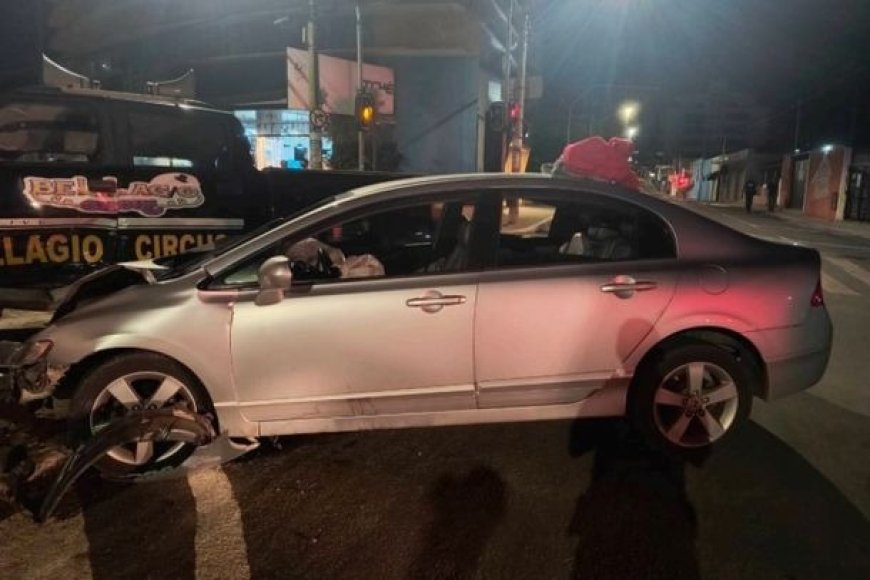 [Vídeo] Carro e caminhonete se envolvem em acidente no centro de Andradas