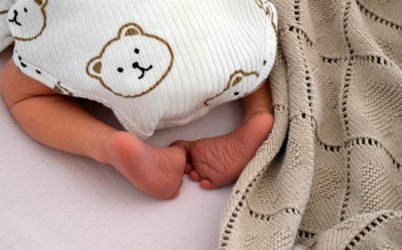 Mãe é presa após a filha de apenas dois meses ser encontrada desnutrida e cheia de hematomas em MG