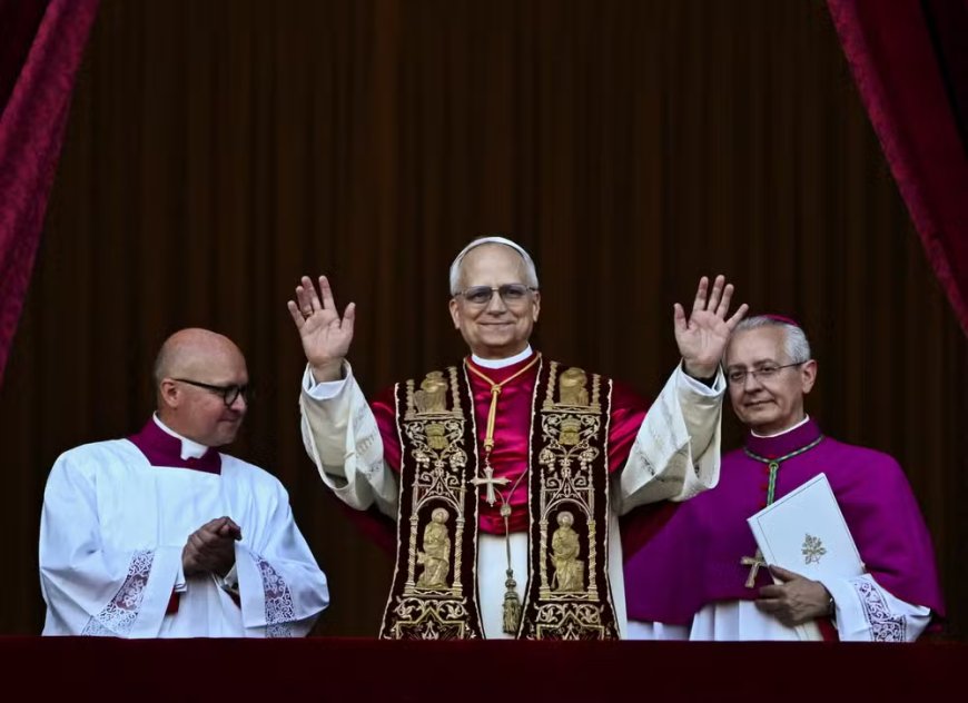 Robert Prevost é eleito novo papa e escolhe o nome de Leão XIV