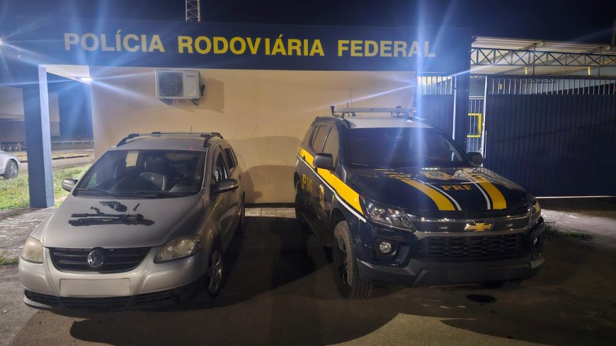 PRF recupera veículo roubado e apreende arma na Fernão Dias, em Pouso Alegre
