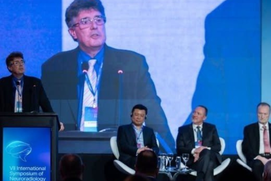 Médico andradense Dr. Claudio Staut é homenageado em Simpósio Internacional de Neurorradiologia