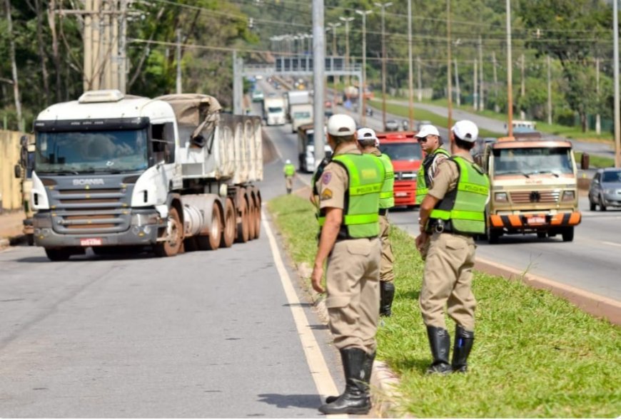 CRLV 2025 começa a ser exigido em Minas Gerais a partir desta segunda-feira; veja o cronograma