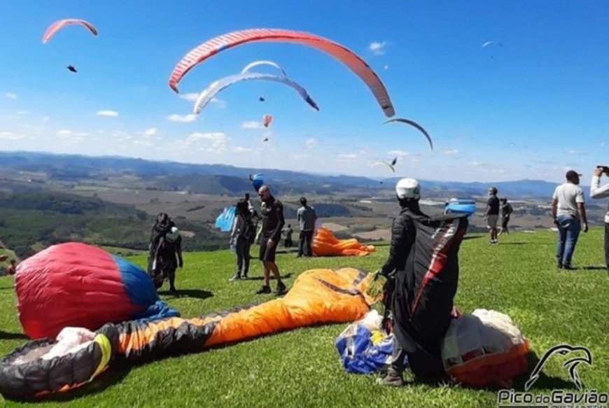 Pico do Gavião recebe etapa do Campeonato Paulista de Parapente
