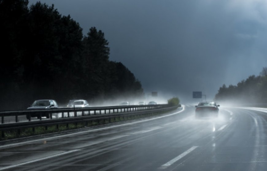 ORIENTAÇÕES DE PREVENÇÃO – DIREÇÃO SOB CHUVA
