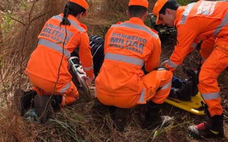 Motociclista fica ferida em queda na estrada vicinal de Alfenas; Bombeiros prestam socorro rápido