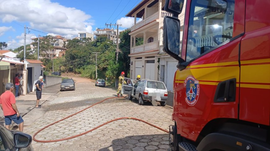 Incêndio em veículo mobiliza Corpo de Bombeiros